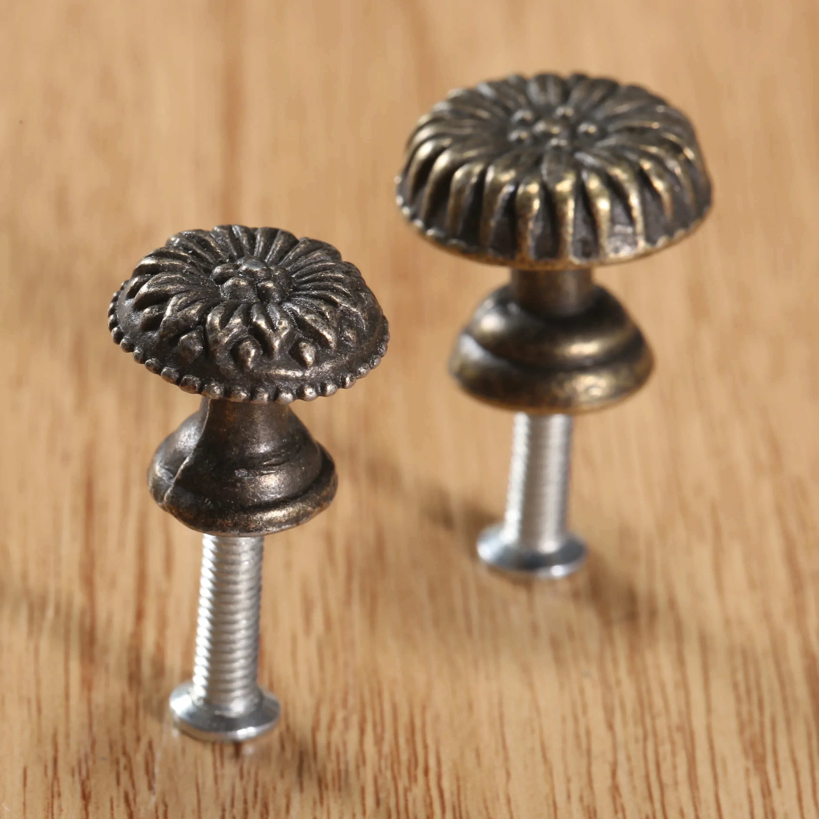 5Pcs Iron Antique Bronze Pulls Handle Retro Jewelry Box Cabinet Cupboard Dresser Wardrobe Door Knobs Furniture Knobs and Handles
