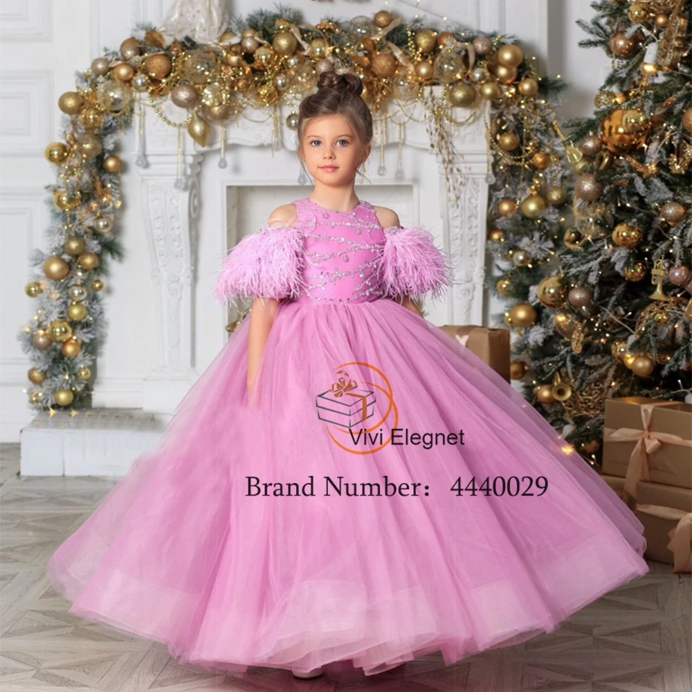 

A Line Pink Short Sleeve Flower Girl Dresses 2023 Winter Scoop Christmas Gown Sequined Fur Organza Communion Dresses Girls فساتي