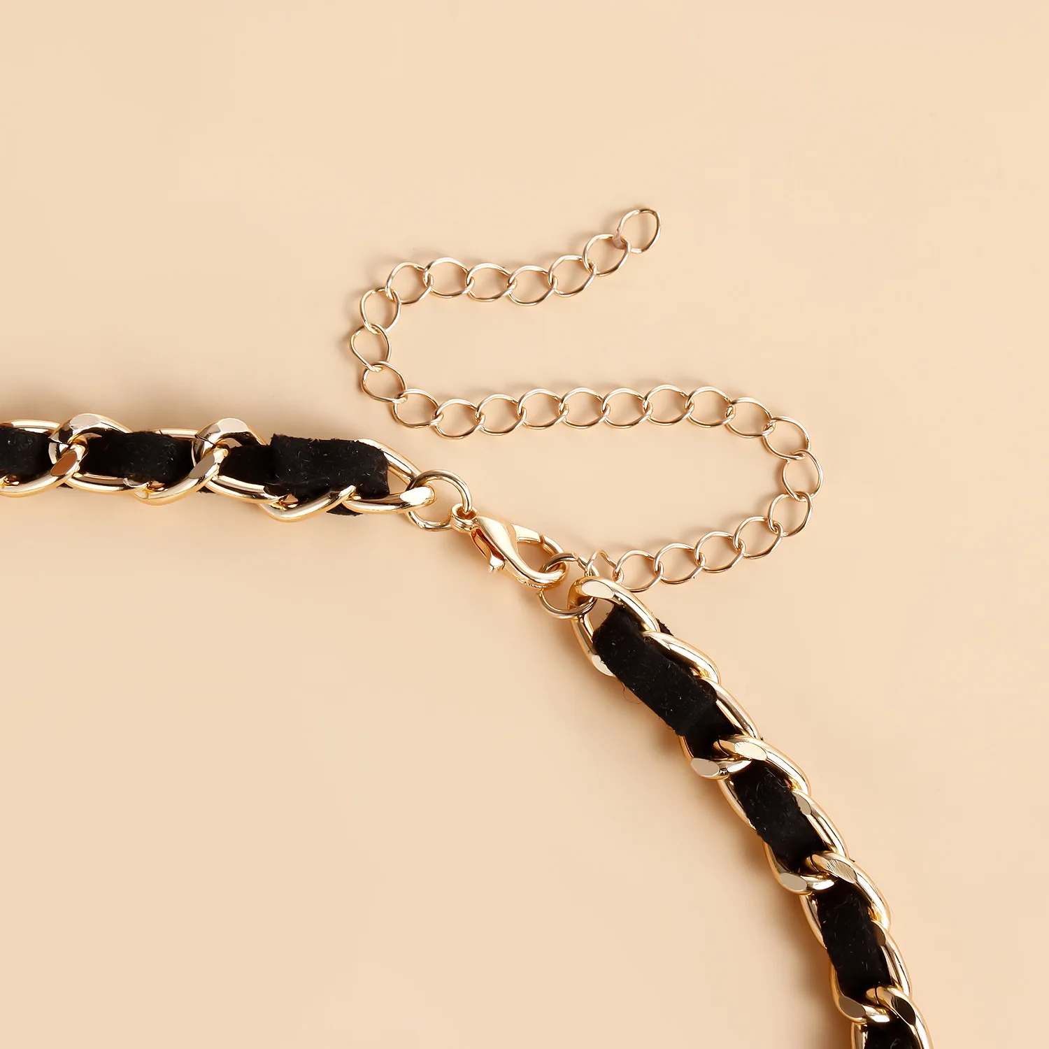 Exaggerated Hip Hop Twist Chain Heart Bear Pendant Necklace Women Collares Velvet Chunky Choker Necklace Steampunk Jewelry