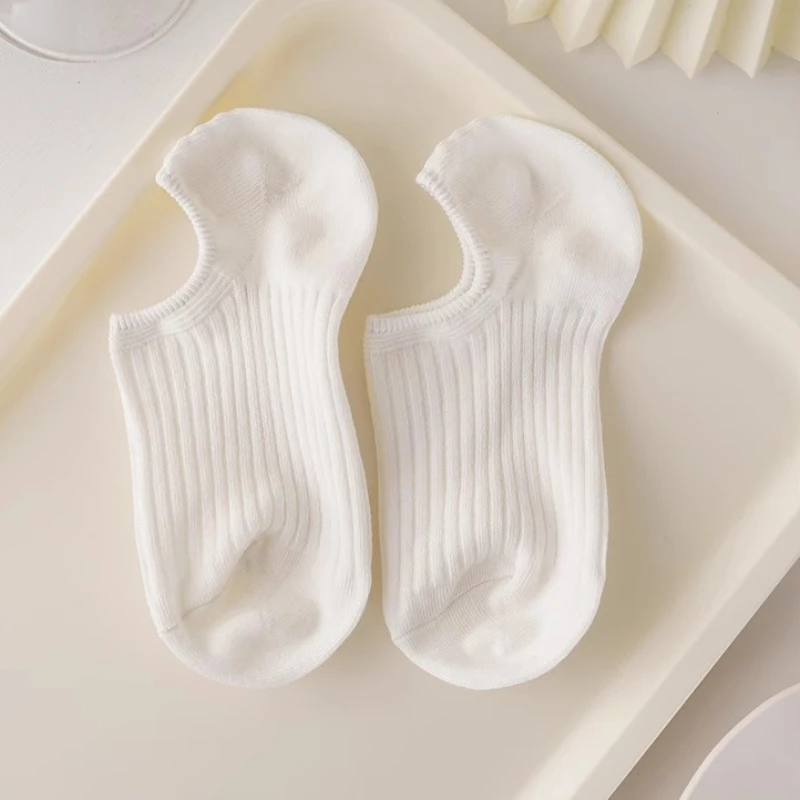 Woman Socks 5 Pairs Vertical Strip Solid Color Light Mouth Cream Invisible Boat Socks
