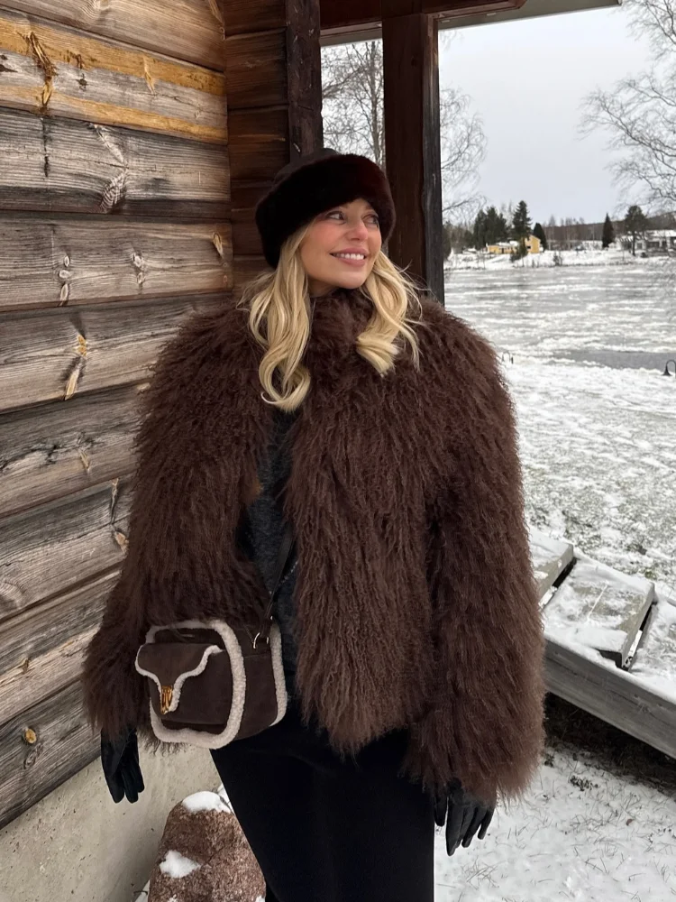 2025 Winter Luxury Lapel Thicken Fluffy Fur Coat Women Chic Brown Oversized Full Sleeve Plush Furry Jacket Lady High Streetwear
