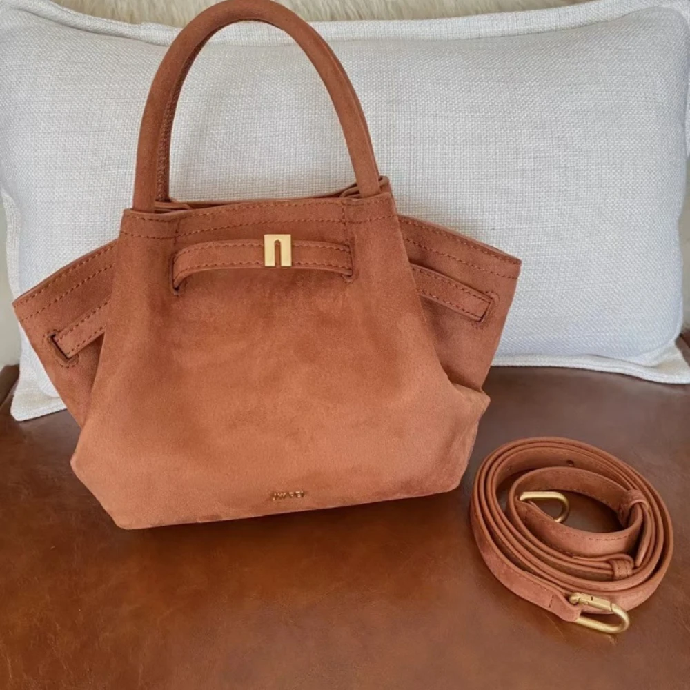 حقيبة يد نسائية صغيرة من JW PEI بتصميم "زلابية"، ي...