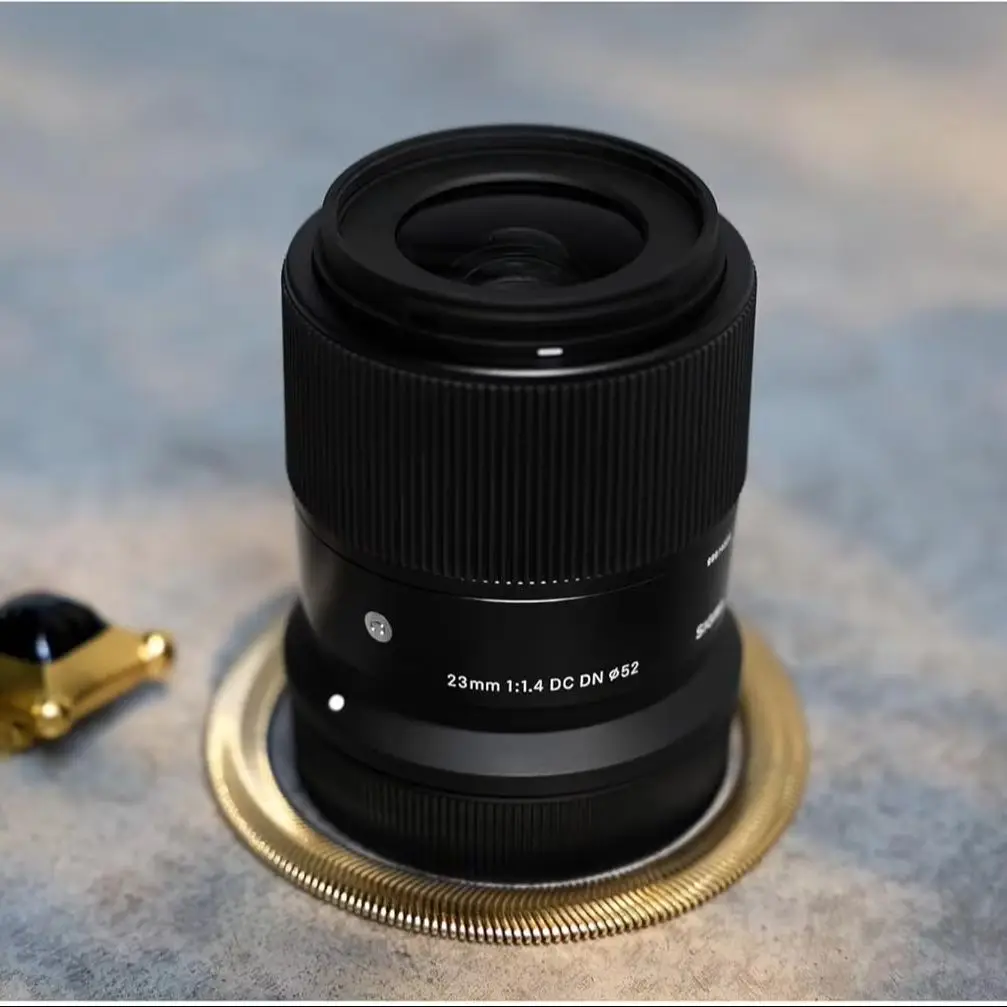 시그마 23mm F1.4 DC DN 컨템포러리 ( E 마운트, 캐논 RF 마운트, APS-C 미러리스 카메라용) 표준 단렌즈 (풍경 사진 촬영용)