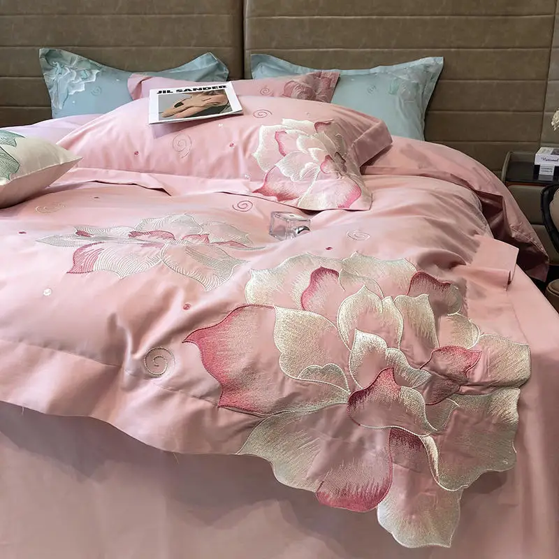 

Four-Piece Thickened Warm Home Textile Bedding Pure Cotton Tribute Satin High-End Flower Embroidered Bed Sheet Quilt Cover 1.8M