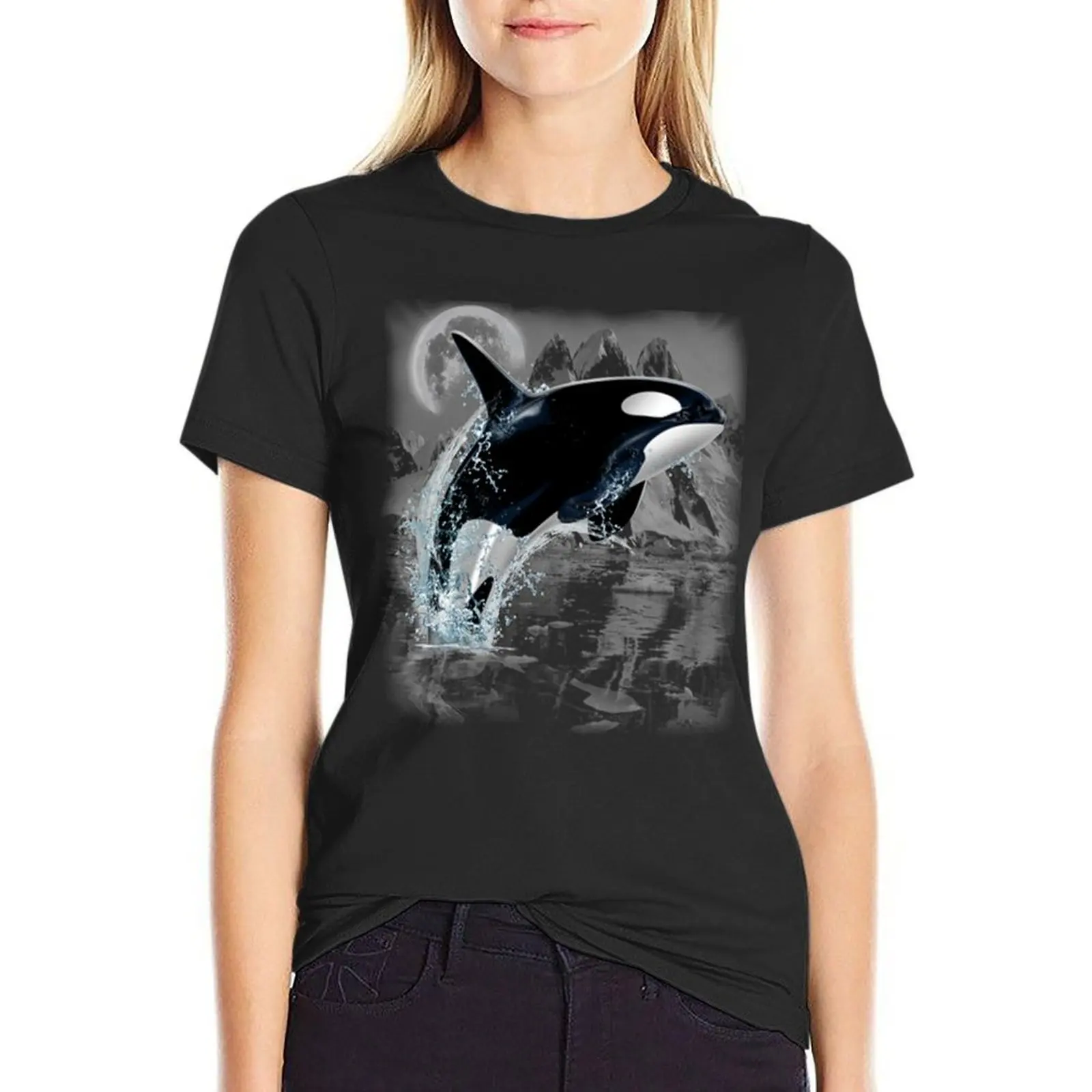 

Orca Whale Dancing in Moonlight T-shirt tops lady clothes t-shirts for Women loose fit