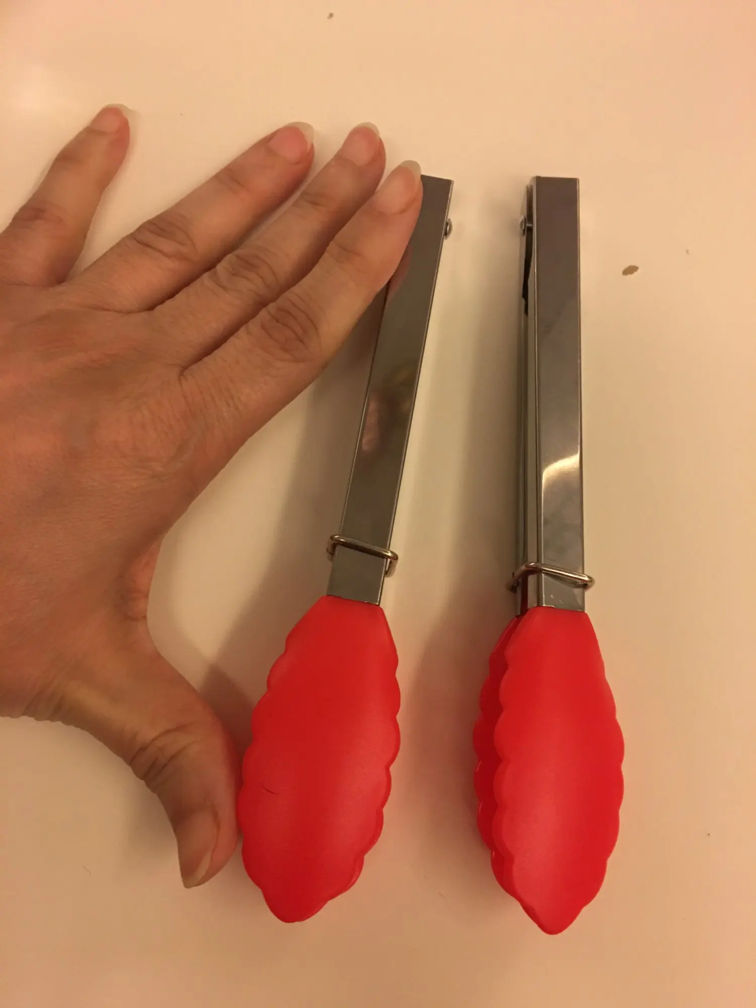 BBQ Tongs Ergonomic Handle Heat Resistant Metal Food Serving Grill Food Tongs for kitchen accessories cocina accesorio 18cm 18CM