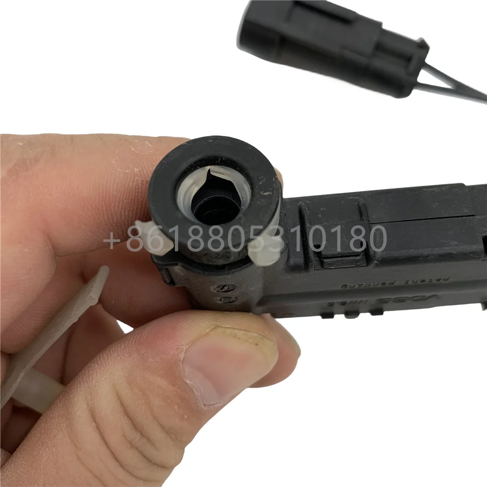 Electric heating Adblue Delivery Pipe suitable for HOWO trucks WG1034120902