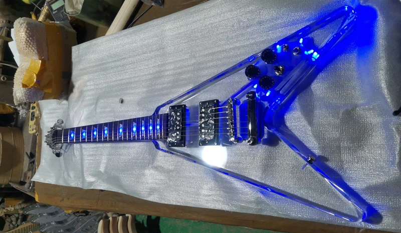 Хорошее качество Fly V Стиль Акриловая электрическая гитара с синей светодиодной подсветкой