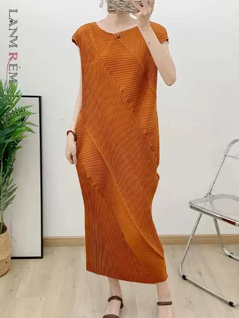 LANMREM Minimalism Pleated Dress For Women O-neck Sleeveless Solid Color Casual Dresses 2024 Female Summer New Clothing 2Z2989