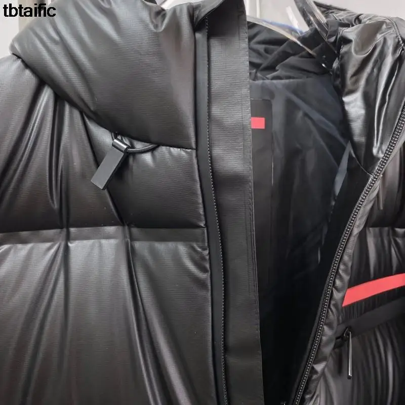 Рисунок 3 - Классический однотонный длинный теплый пуховик 2023