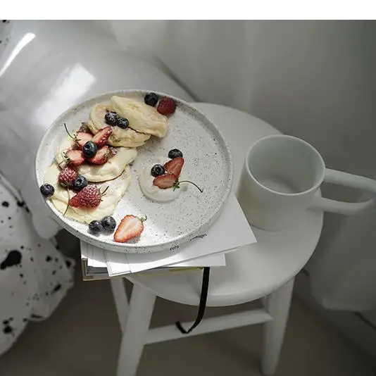 현대적 감성을 더하는 북유럽 잉크 스톤 세라믹 트레이