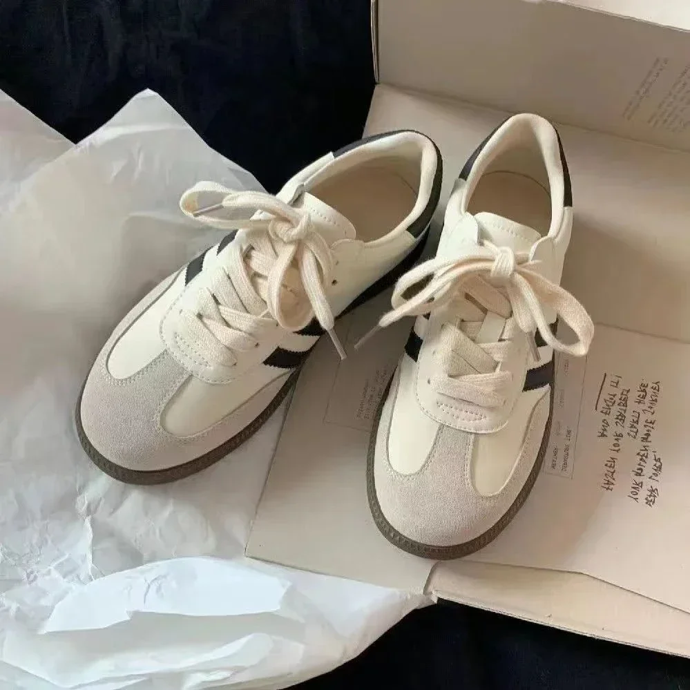 2024 Autumn New Flat Casual Frosted Board Shoes Retro Fashion Lace-up Women's Single Shoes Women Sneakers 3