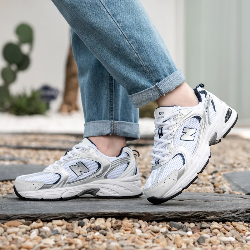 Description Picture 6 of itemWomen Mesh Flat Shoes Autumn New Fashion Tennis Women Fashion Thick Soled Lace Up Casual Breathable White and Black Sneakers