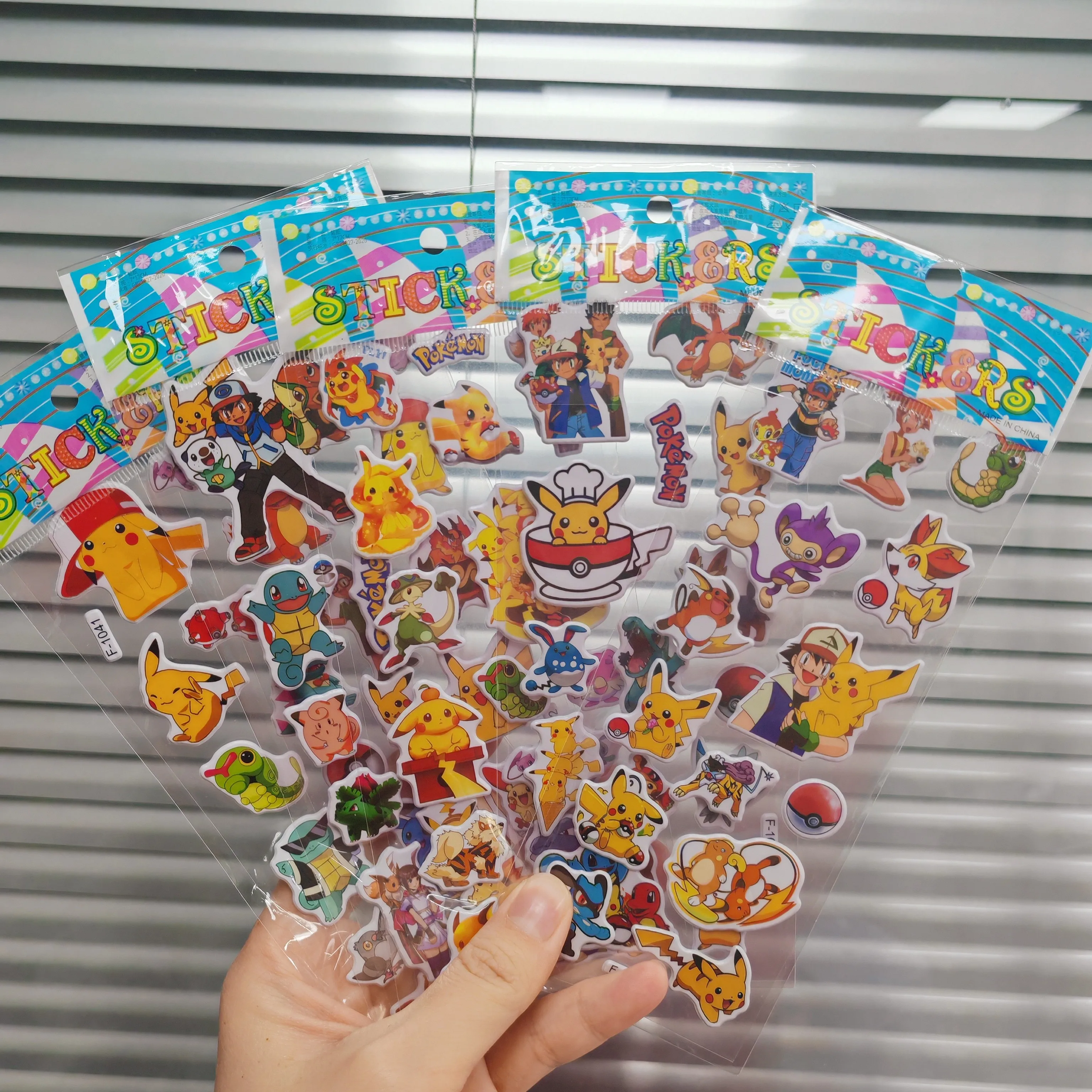 12 Blatt süße Anime Pokemon Aufkleber Kawaii 3D Pikachu Aufkleber Kinderspielzeug Cartoon Blasenpaste verdicken die Belohnung Aufkleber Geschenke – Detail 4