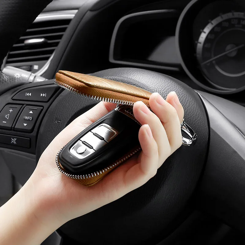 

The New GM Car Key Case Leather Car Key Protection Case Retro Oil Wax Leather Key Case Is Selling Well