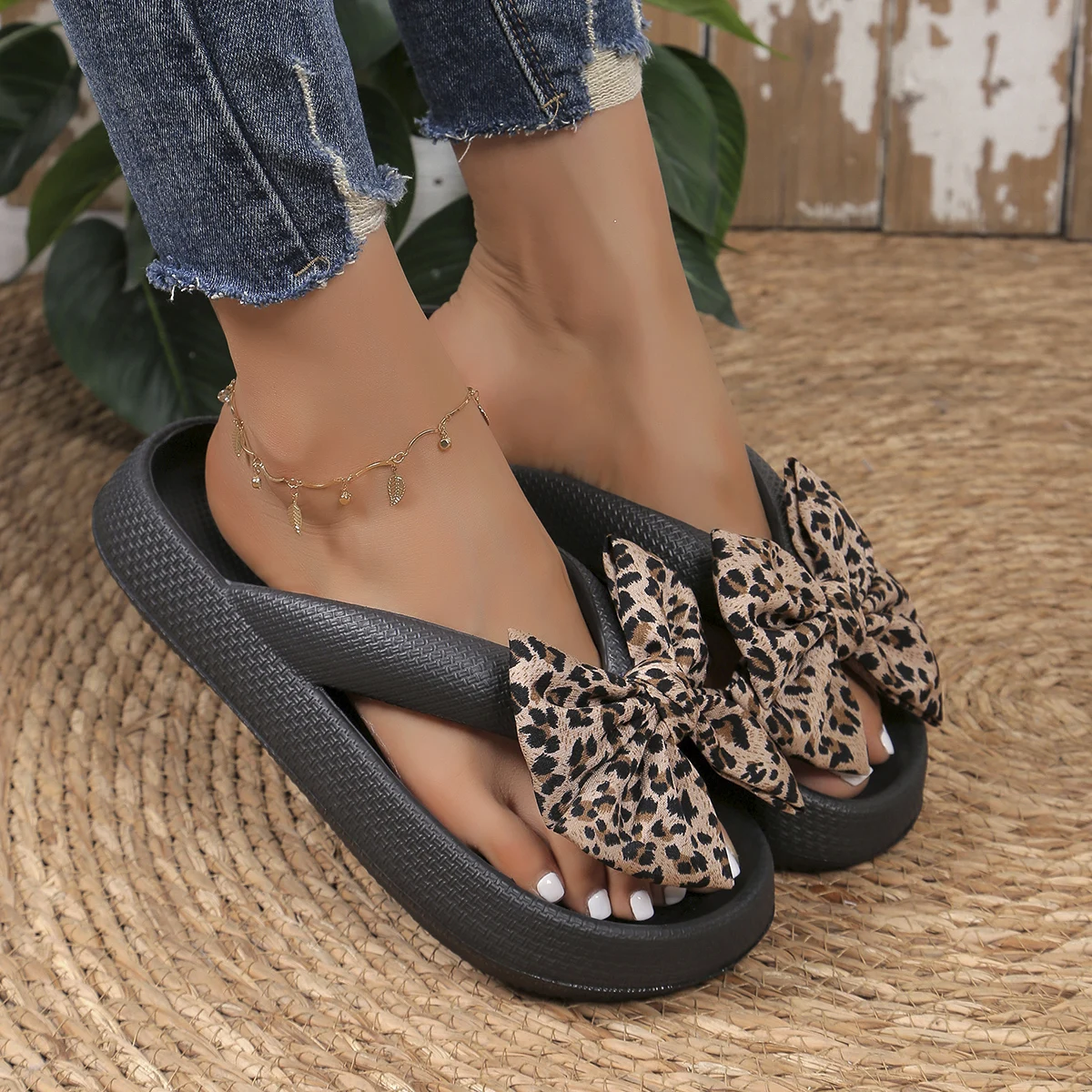 Summer Women Comfort Flip-Flop Leopard Bow Soft Thick-Soled Cloud Slippers Travel Vacation Beach Shoes New Women Sandals 3