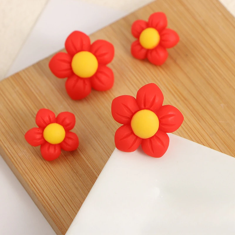 1pcs Creative Small Red Flower Chest Badge Student Reward Clothing Hat Bag DIY Accessory Pin Decoration Crafts Badges
