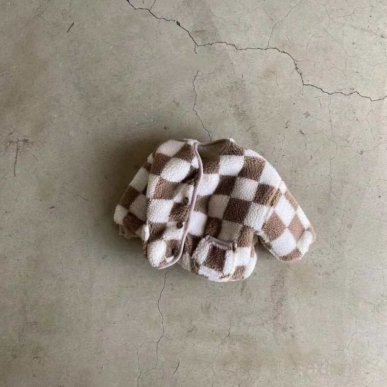 Description Picture 3 of itemAutumn and Winter Coat Hairy Baby Thick Lamb Wool Checkered Cotton Jacket for Boys and Girls Going Out Cotton Clothes