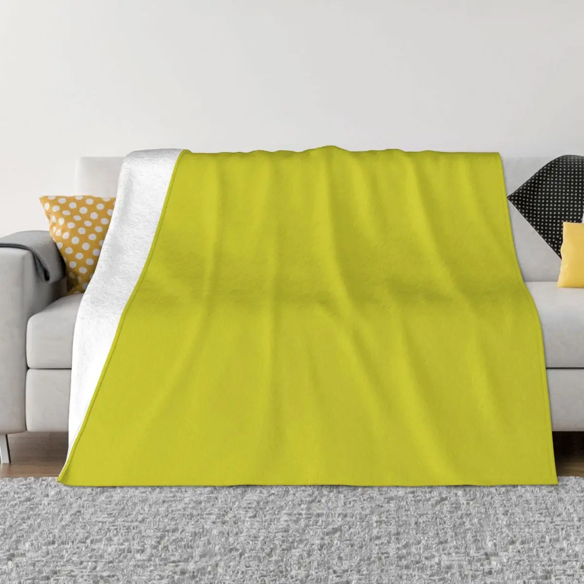 Solid Chartreuse Una Coperta In Micro Pile Ultra Morbida