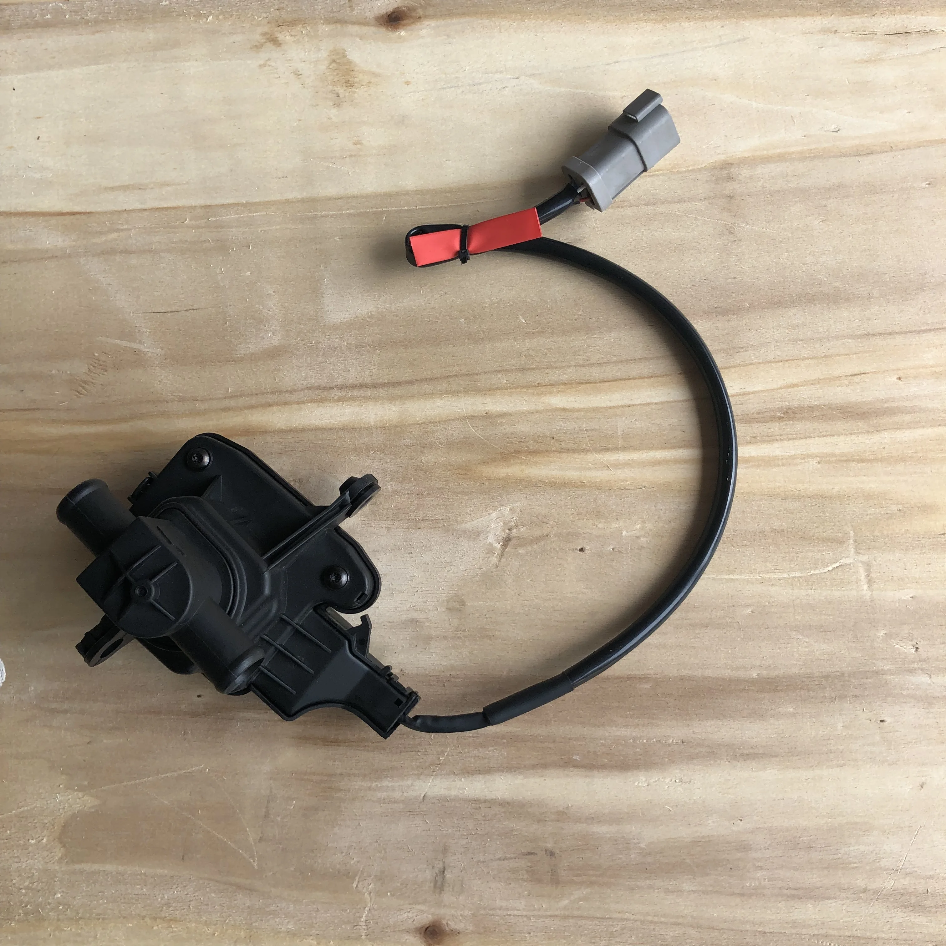 Spare Parts for Scania Trucks SCE 1793197 2160199 Coolant Control Valve