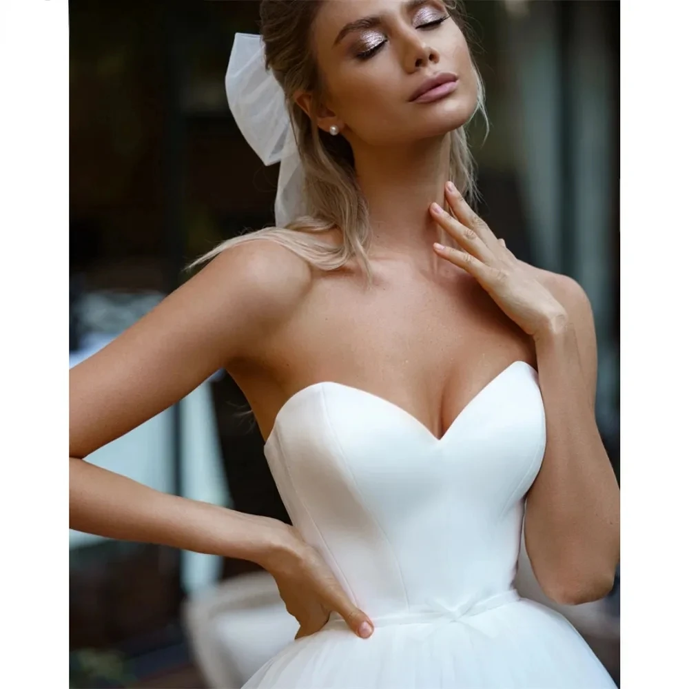 

Luxury Elegant Mopping New Wedding Dresses Off Shoulder Sleeveless Lace Applique Sweetheart Prom Gowns Sexy Backless Court Train