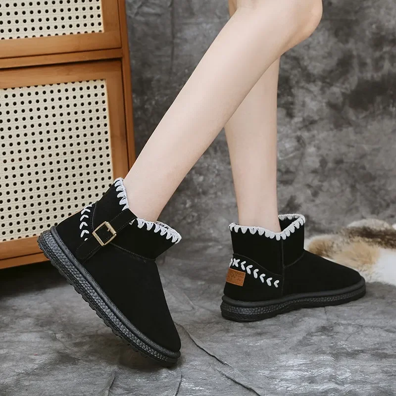 

Новинка 2023, модная однотонная Универсальная женская обувь, короткие ботинки, женские зимние ботинки на толстой подошве, элегантные полуплюшевые ботинки на толстой подошве