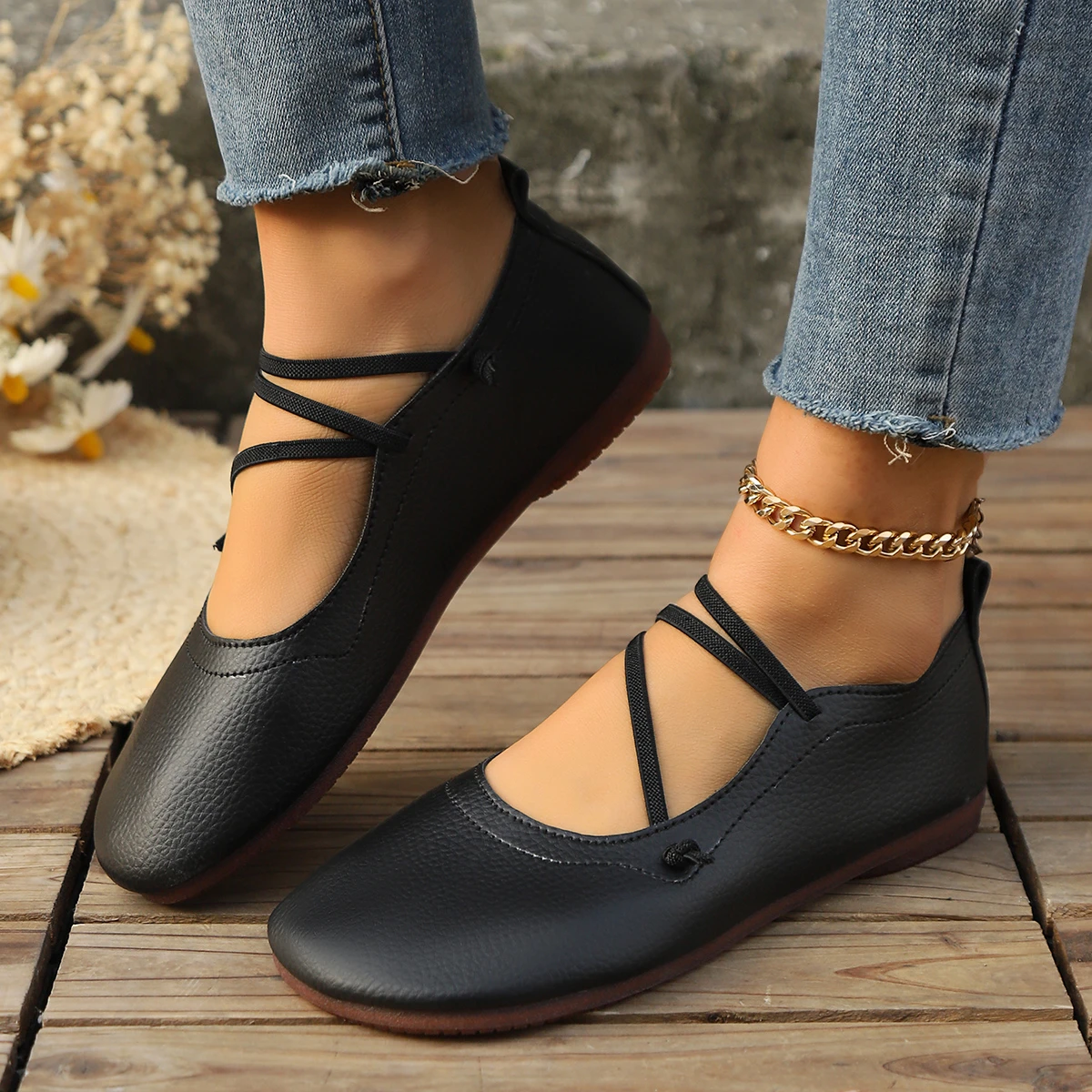 New Casual Flat Single Shoes Brand Designer Woman Square Toe Japanned Leather Flats Vintage Narrow Band Loafers Luxury Shoes 2