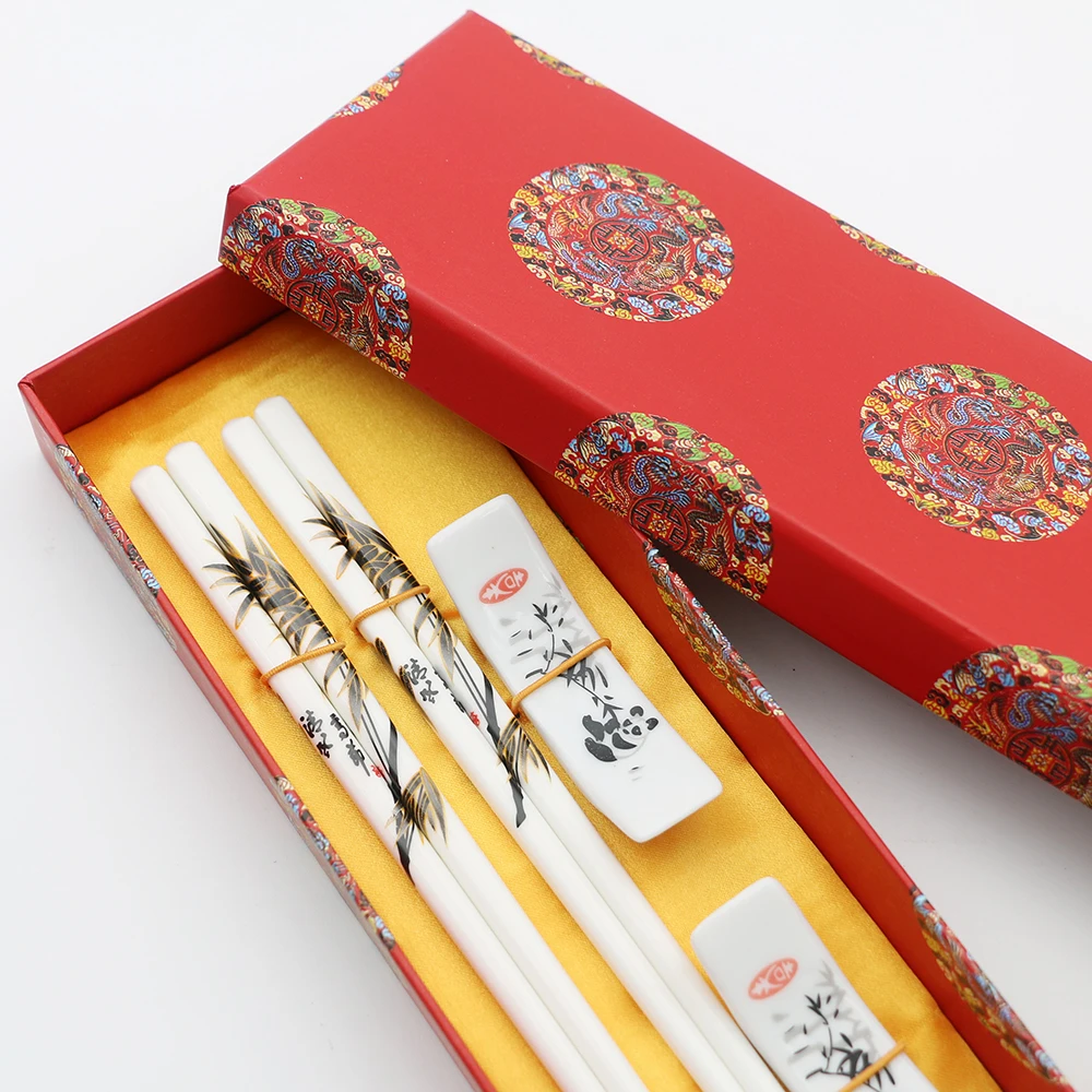 Chinese Style Jingdezhen Blue And White Ceramic Chopsticks Gift Box Souvenirs Sushi Sticks Wooden Chopsticks Beautiful Tableware
