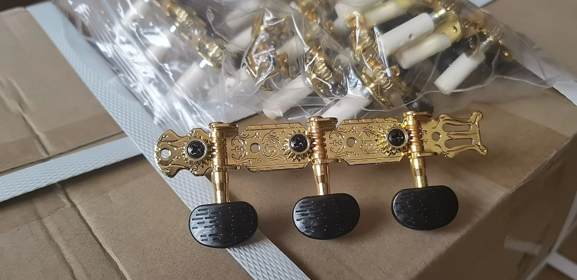 2 PCS 3R3L Guitar Tuning Pegs Acoustic Concert Guitar Tuners Guitar