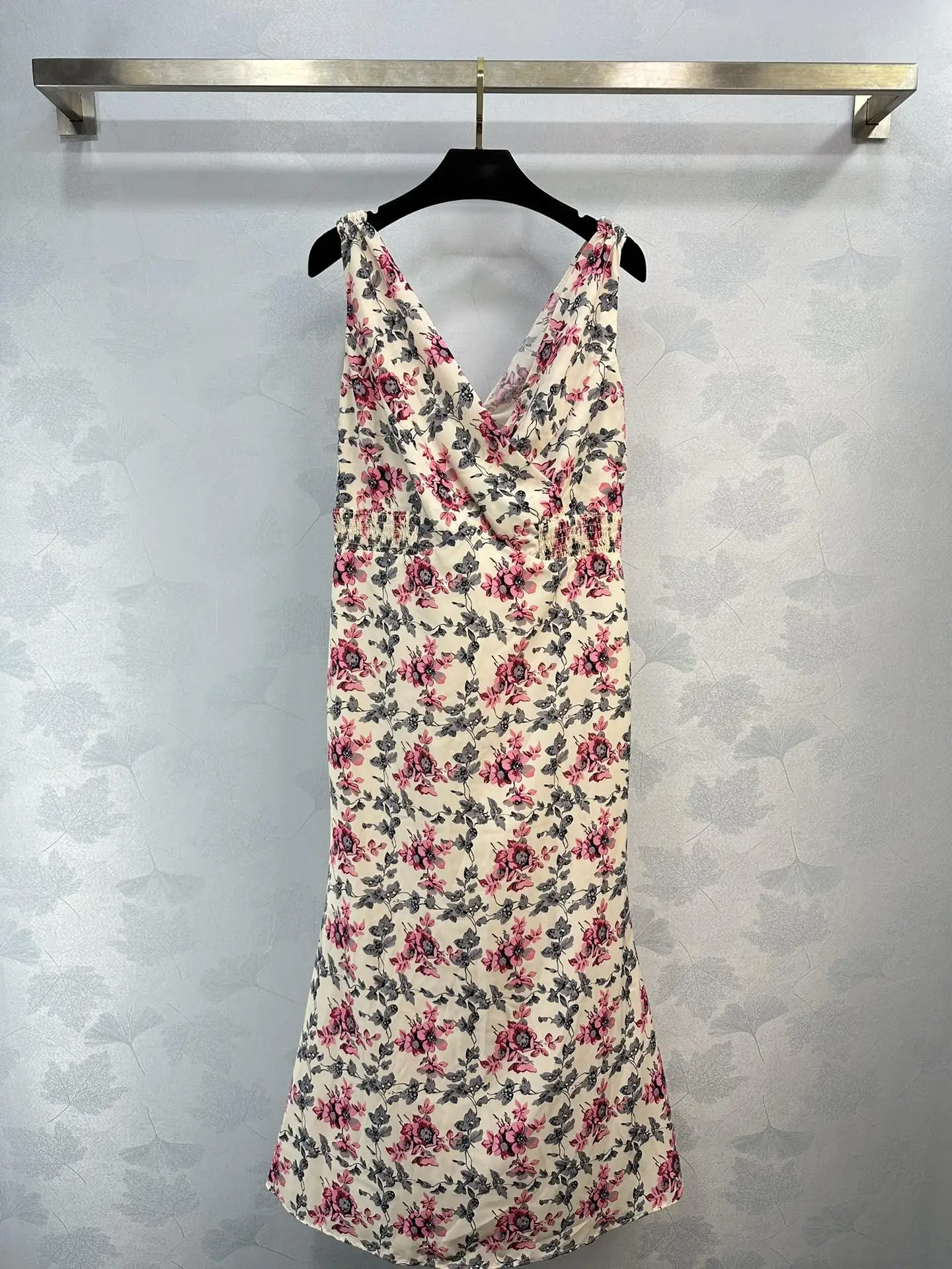 

2024 Summer New Women's Wear Light pink V-neck waist cinched sleeveless floral dress 0430