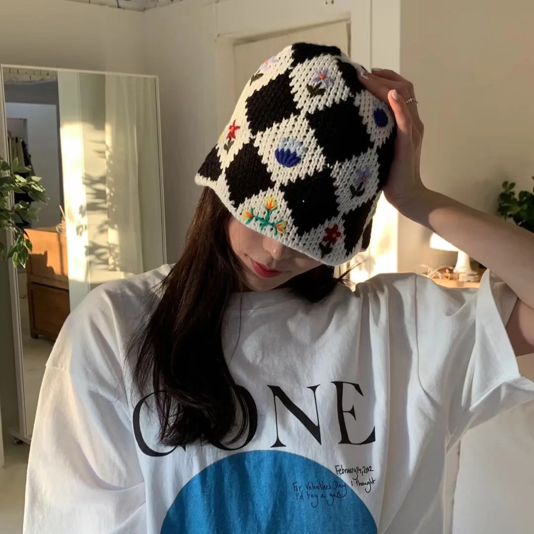 

Новая хлопковая вязаная шапка в стиле Ins с вышитыми цветами и бриллиантами, Повседневная Рыбацкая шляпа