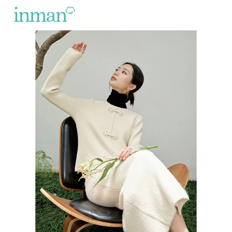 

INMAN Women Sweater 2023 Autumn Long Sleeve Round Neck Loose Knitwear Chinese Style Buckle Design Retro Beige Tops
