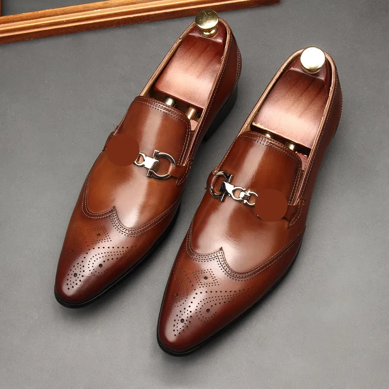 Oxford man in leather shoes, dress shoes, pointy, English style. Made of pure leather, dress, carved, married, size 46