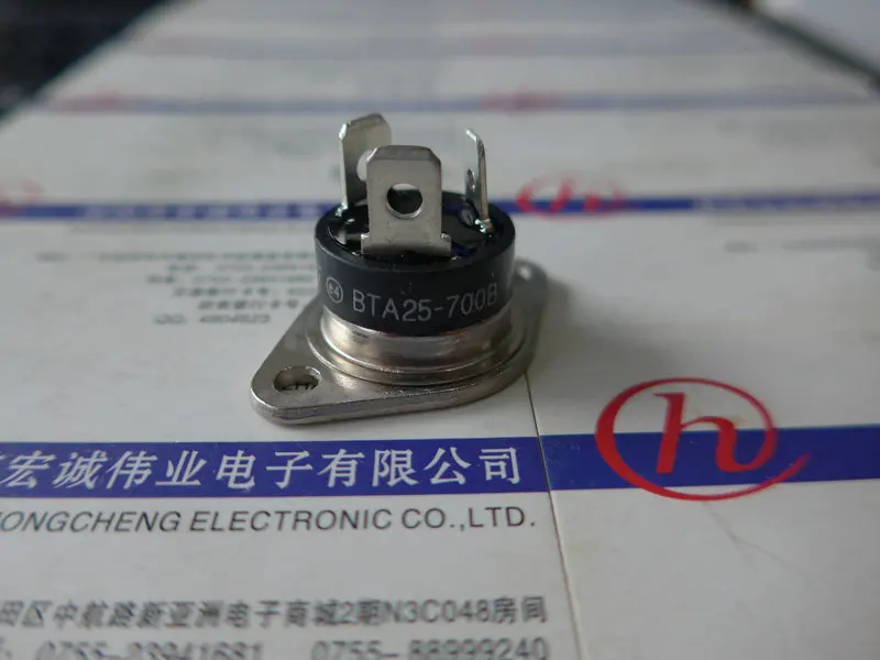 

BTA25-700B