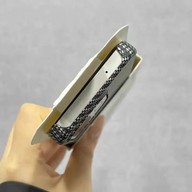 Ultra Thin Carbon Fibre Kevlar Pattern Half-Pack Rugged Armor Case Cover