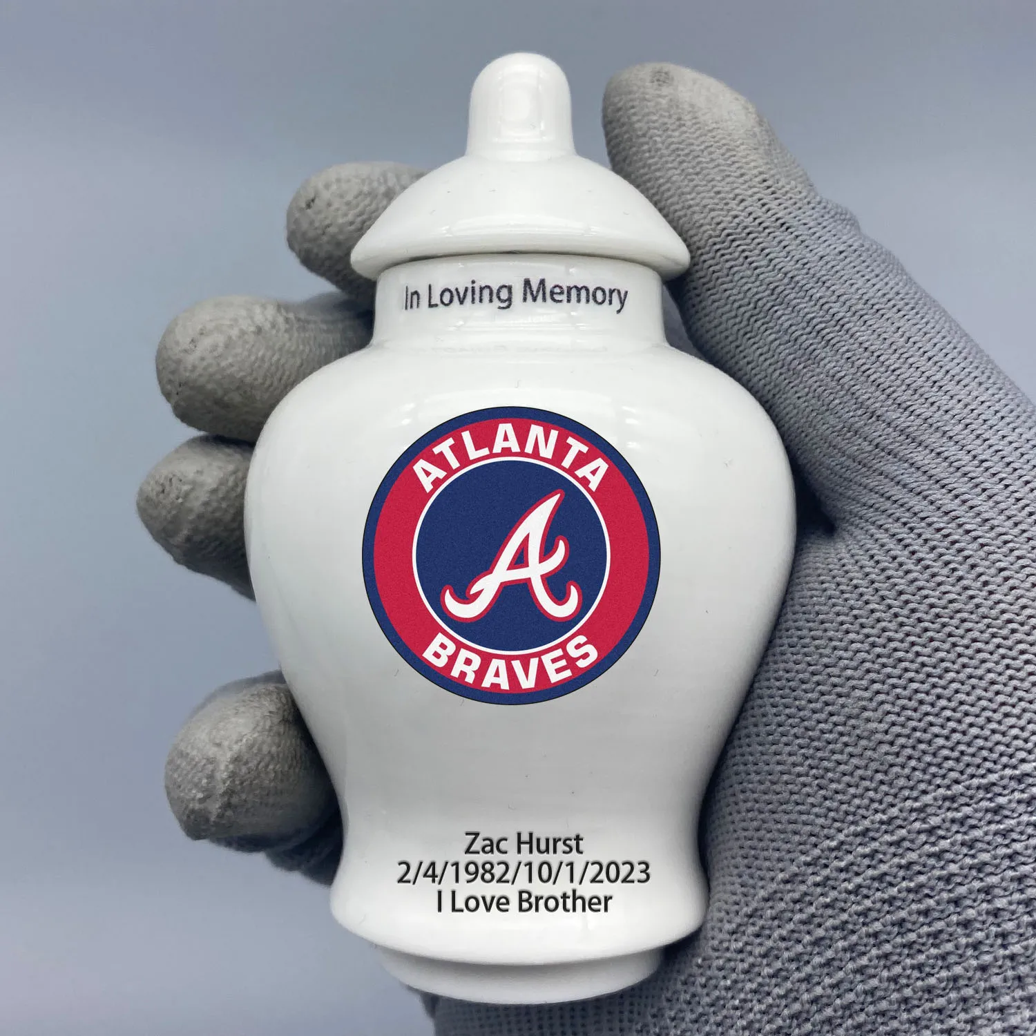 

Mini Urn for Atlanta Braves-themed Logo Custom Urn.Send me the name/date you want to appear on the urn by Remarks Message.