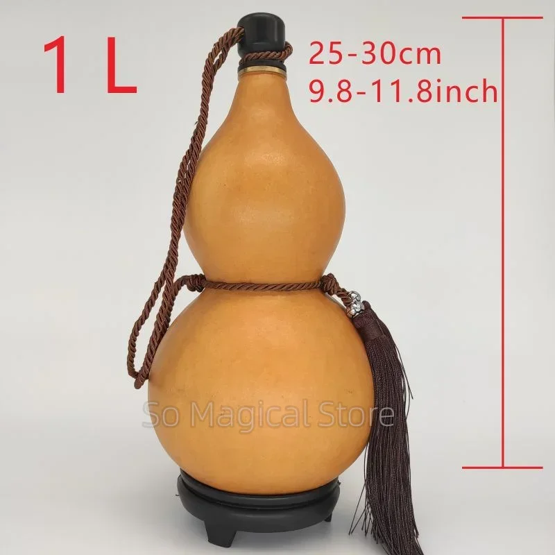 Une Grande Gourde De Calebasse Avec Des Motifs Complexes Gravés Sur Sa