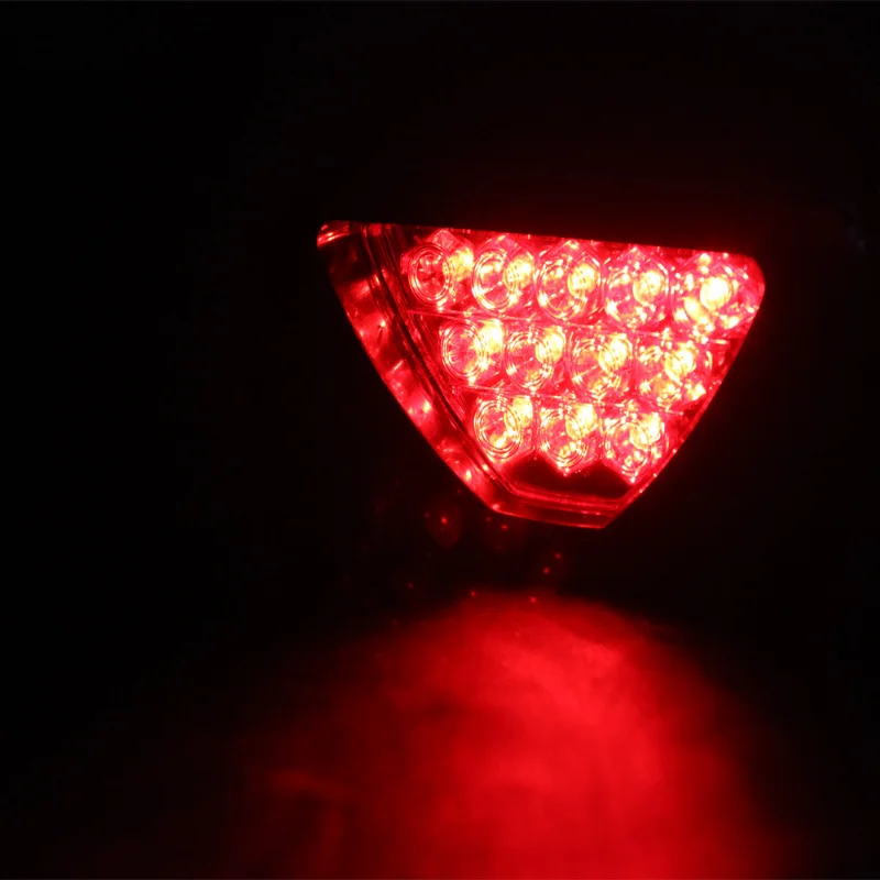 자동차 경고 삼각형 LED 브레이크 라이트 범용 12V 레드 LED 플래시 테일 라이트 야외 운전 비상 방수 안개등