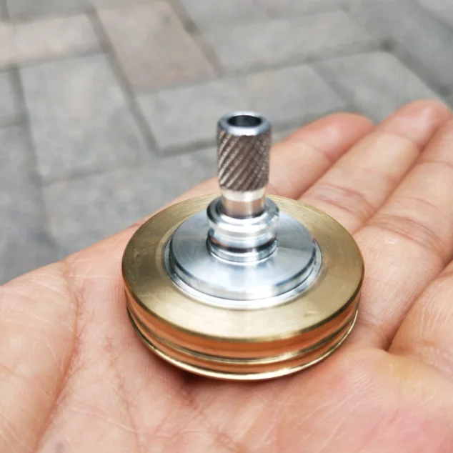 Details about   New EDC Brass Hand Twisting Spinning Top Gyro Ceramic Bead Gyro Toy with Base 