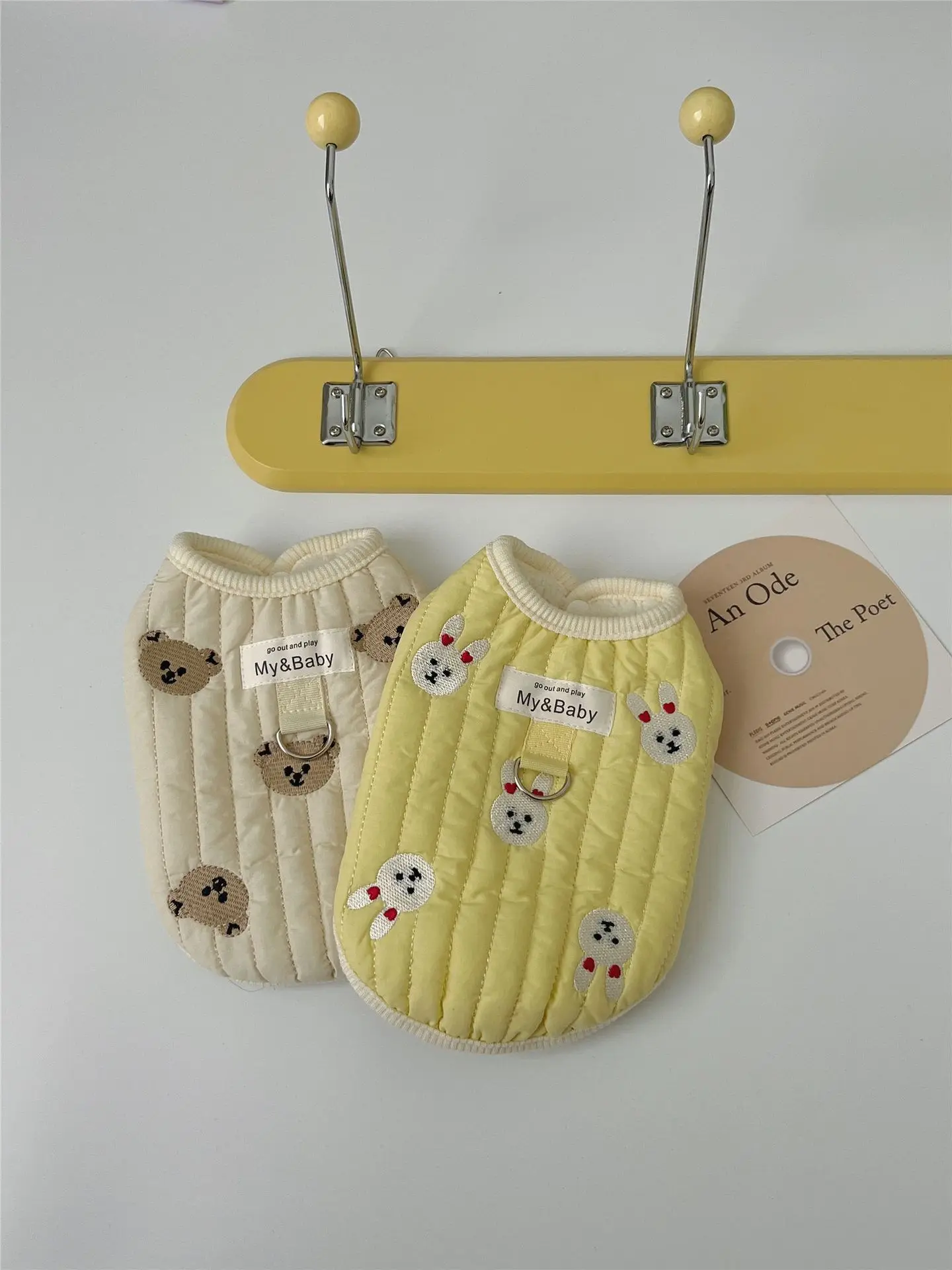 Winter Thickened Teddy Dogs Cat Puppy Clothes Pet Sleeveless Plus Velvet Vest Printing Cartoon Bear Rabbit Pet Coat Dog Costume