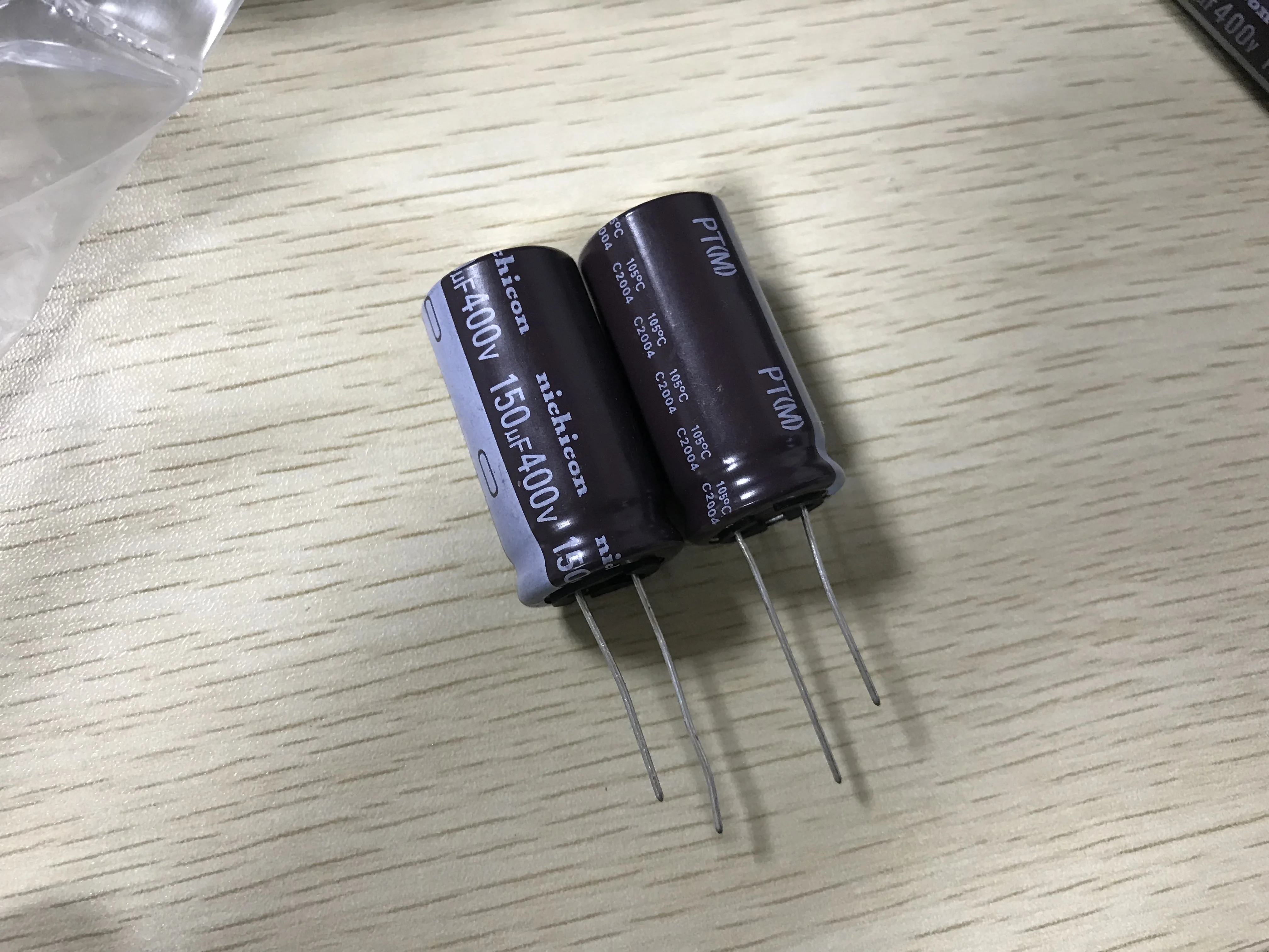 150uf 400ニチコンptシリーズ18 × 35ミリメートル高リップル電流高信頼性400V150uFアルミ電解コンデンサ - AliExpress
