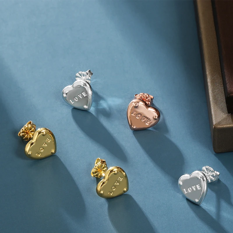 

Серьги в форме сердца из серебра 925 пробы