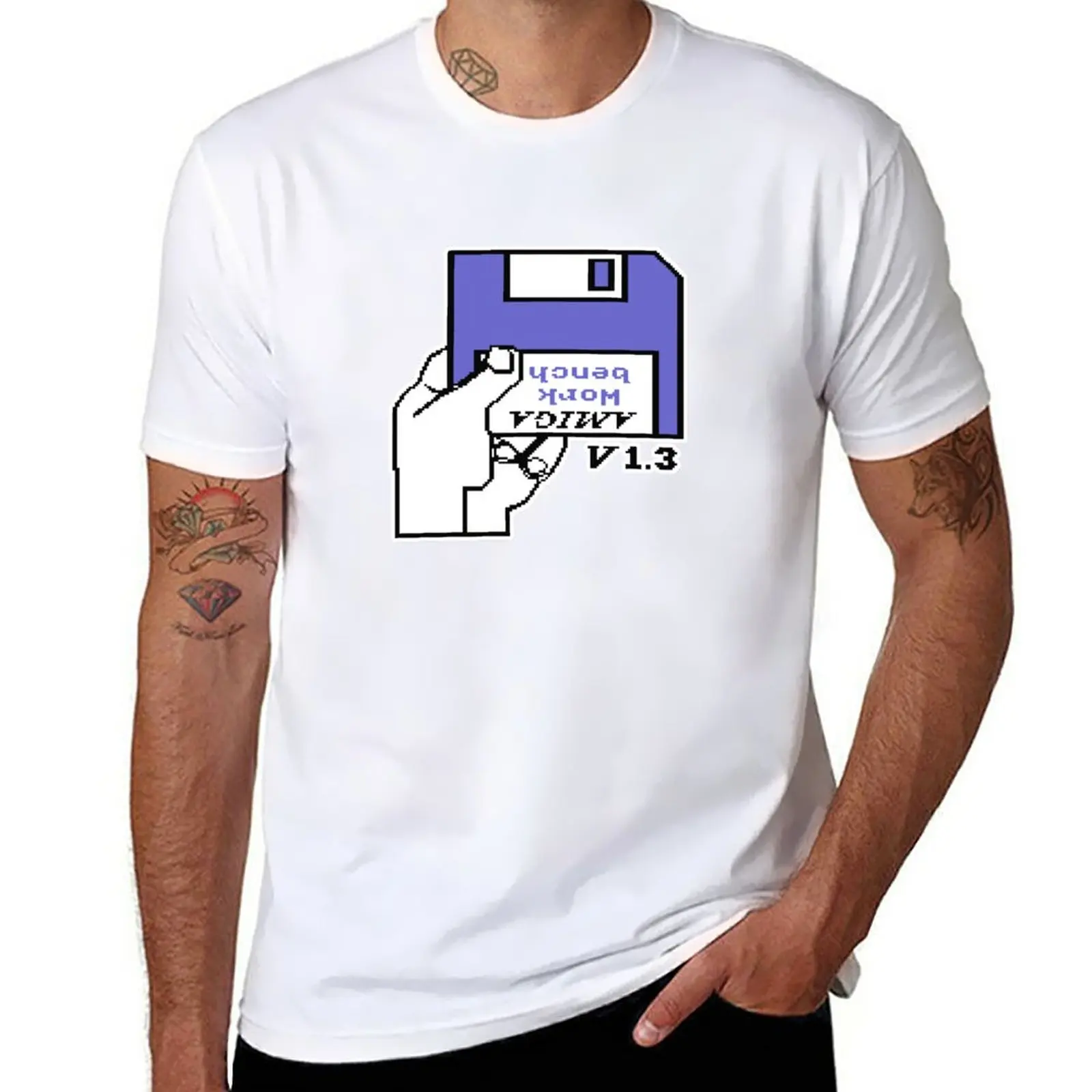 Videogiochi Retrò Commodore Amiga Workbench Insert Disk T-Shirt T-Shirt Uomo T-Shirt Oversize T-Shirt Uomo Manica Lunga