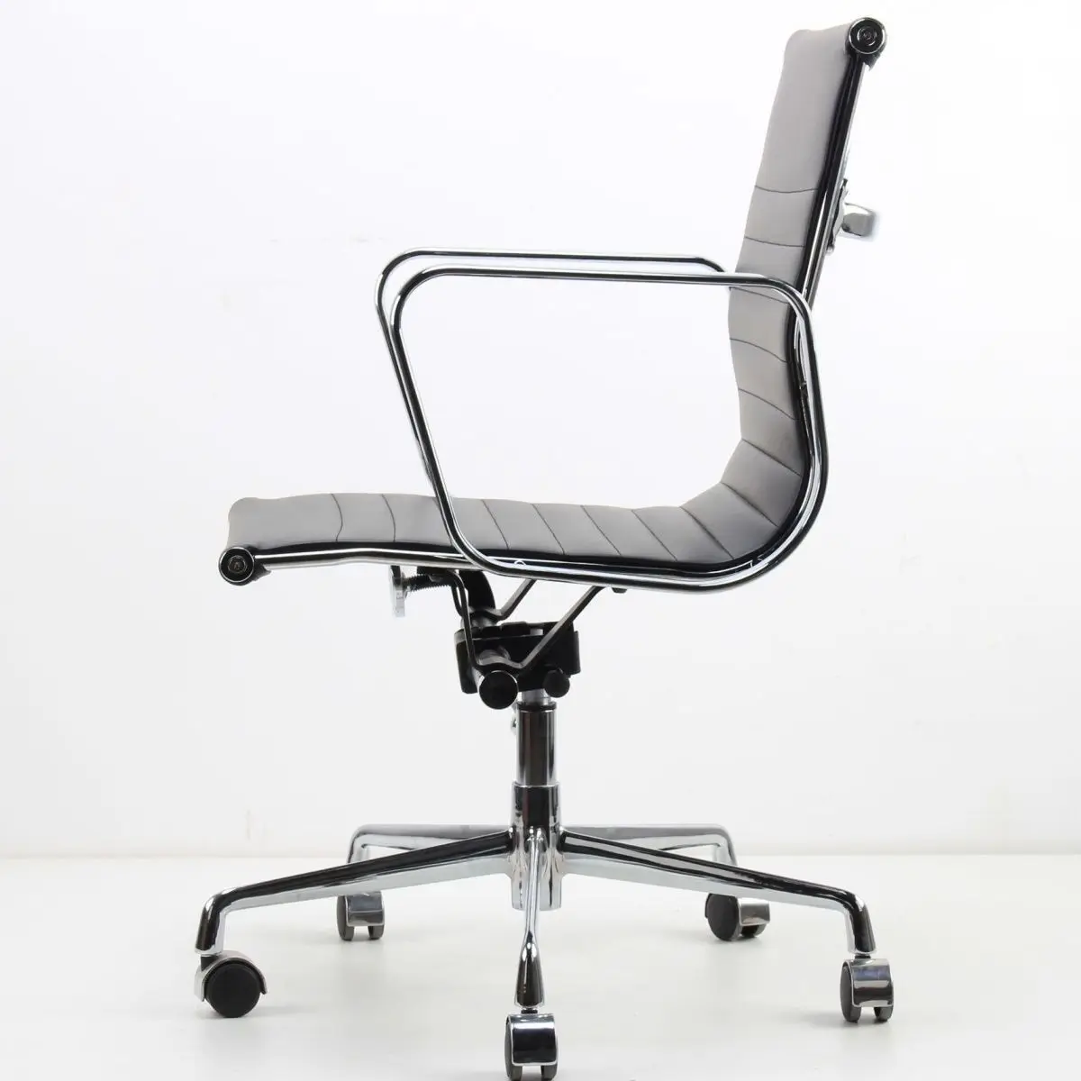 Home Office Computer Chair Designer Style Height Adjustable Swivel Suitable for Office Comfortable for Long Hours Sitting
