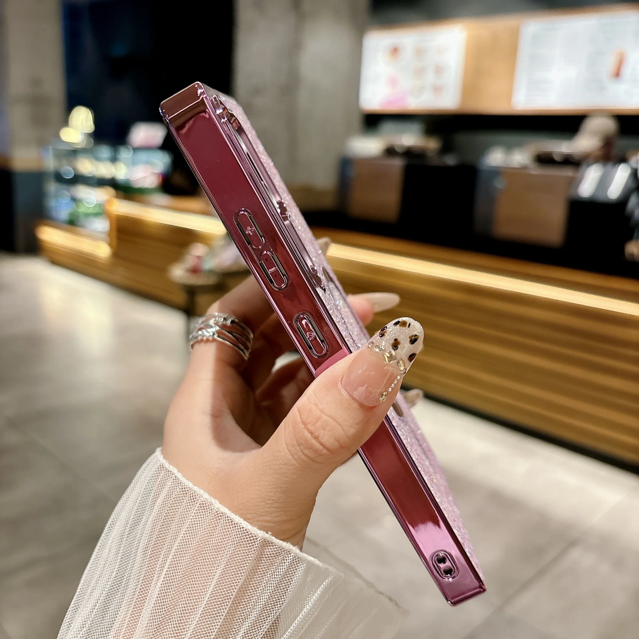 Luxury Bling Diamond Plating Phone Case with Wireless Charging and Magnetic Glitter Finish