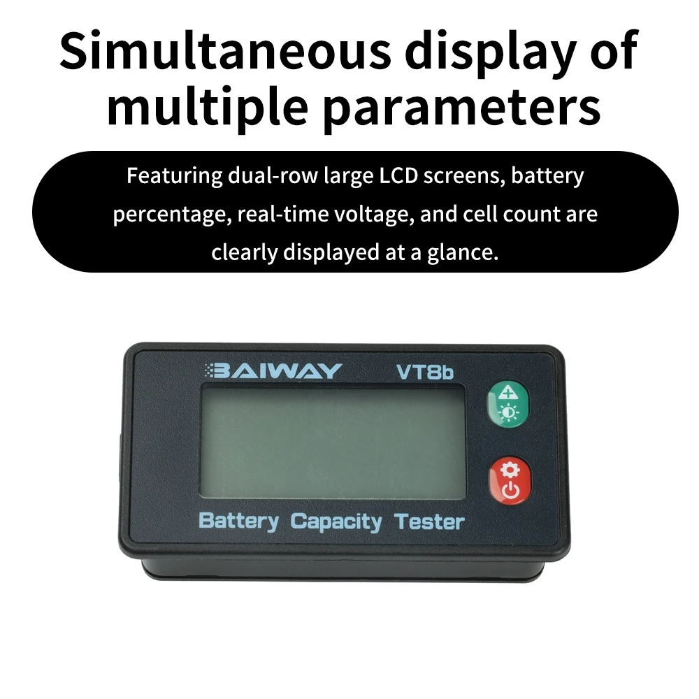 Testeur de batterie LCD 8-120V avec alarme sonore posé à côté de batteries plomb-acide, lithium et LiFePO4, illustrant sa polyvalence.