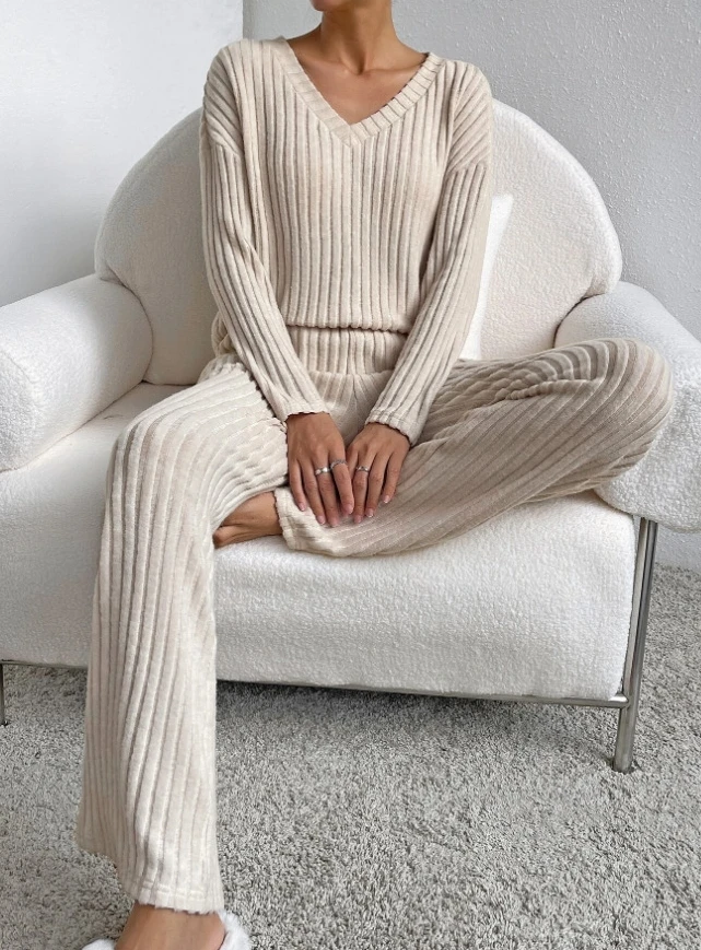 

Casual Sets for Women 2 Pieces Autumn New Loungewear Loose V-Neck Long Sleeve Top and Pit Strip Knitted Straight Pants Suit