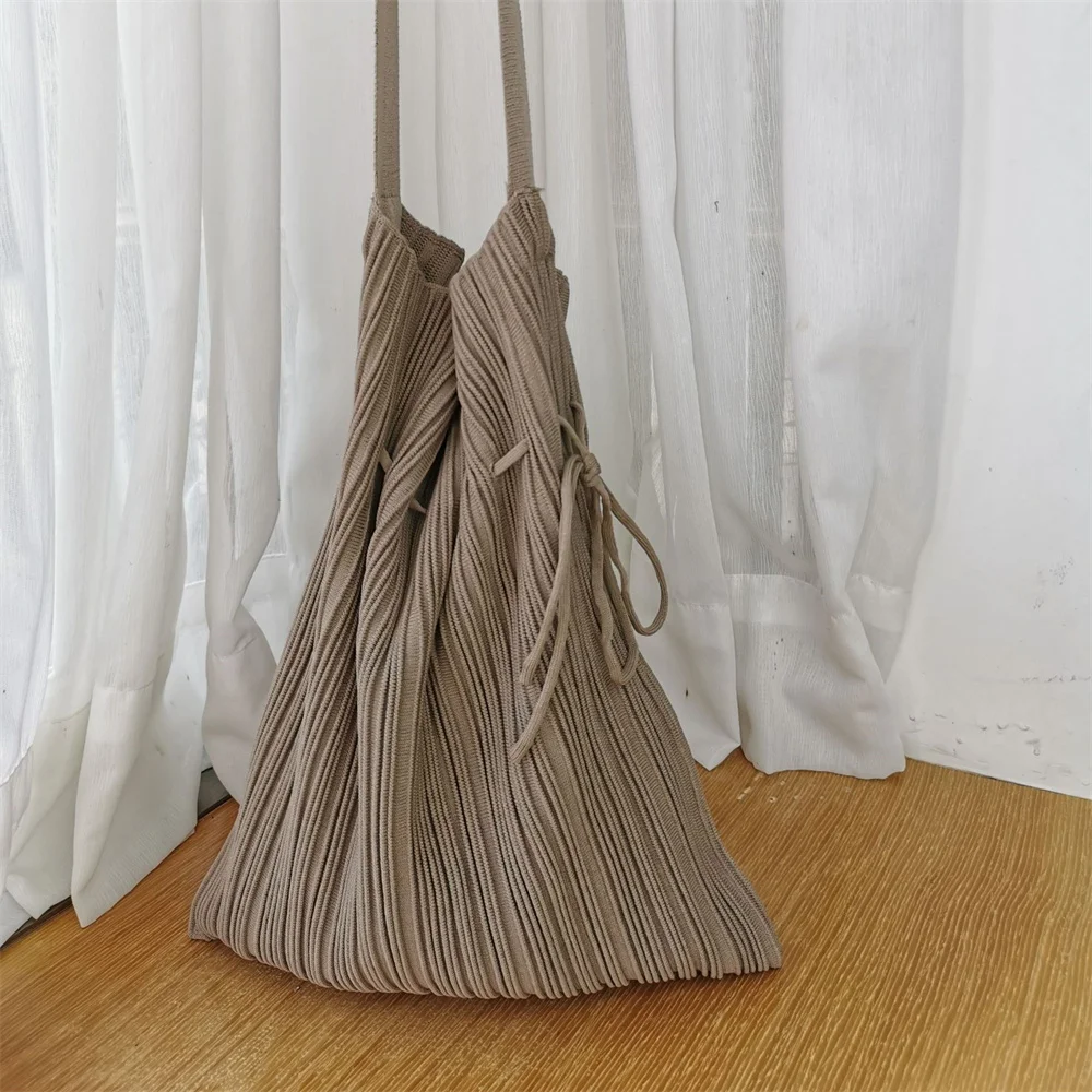 Female Bag Niche Design Wool Knitting Drawstring Fold Bucket Bag For Women Fashion Korea Simple Shoulder Messenger Bag