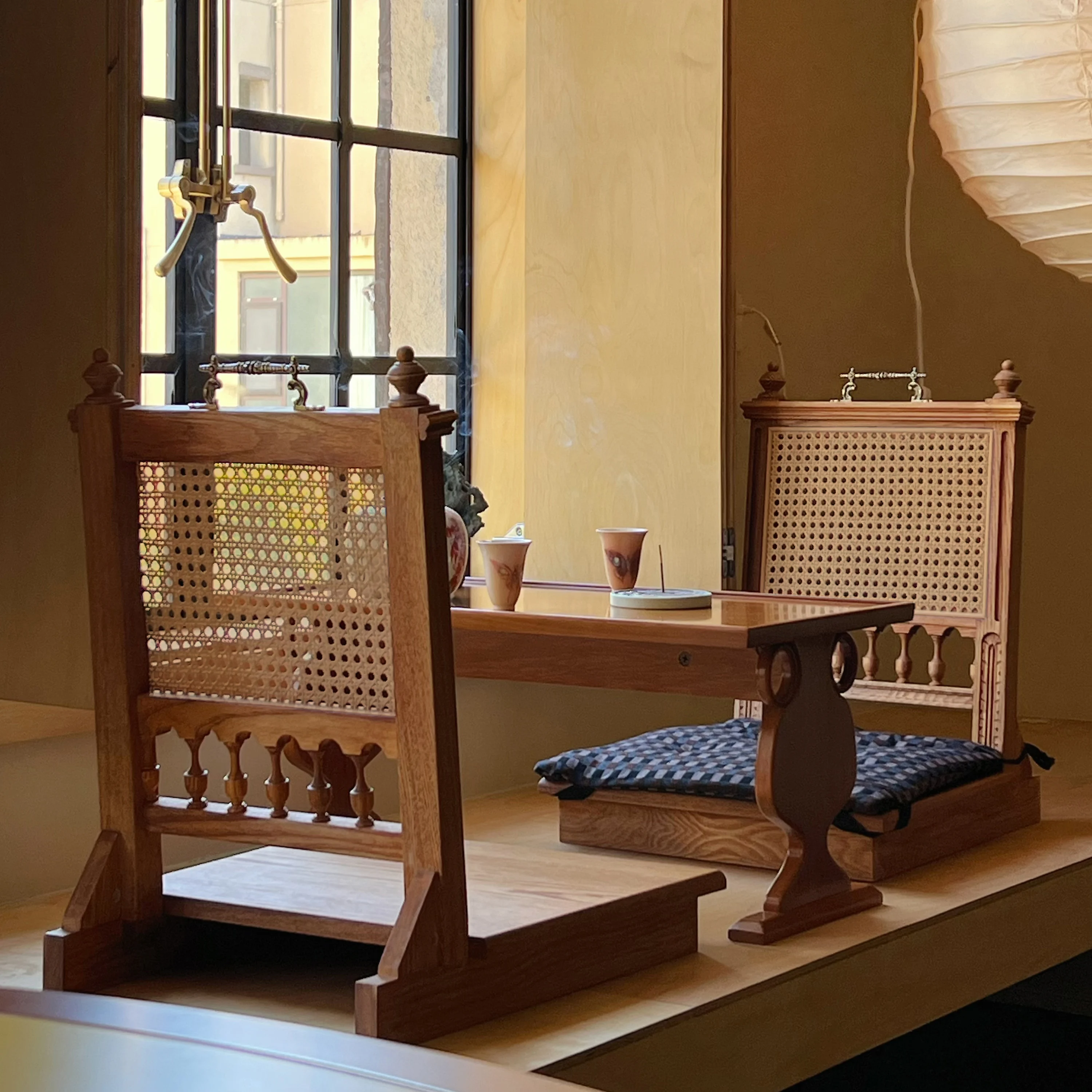 Dark light bay window table and chairs solid wood vintage tea table, tatami mat low chair table and chair combination 8