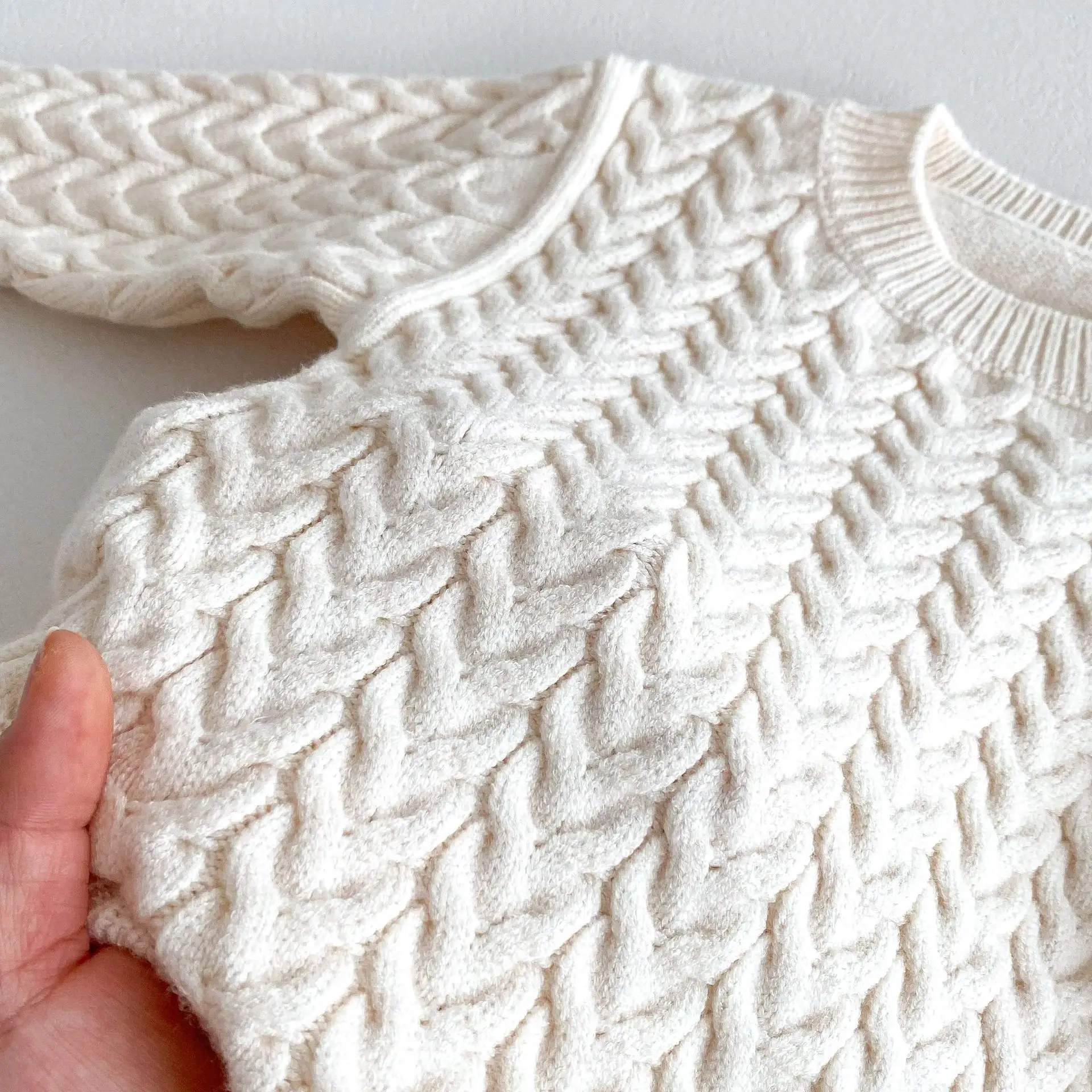 Die neue koreanische Version des langärmeligen Strickkleides für Mädchen, Frühlings- und Herbst-Strickkleid mit Kapuze für Kinder, Kleid für Kleinkinder. – Detail 28
